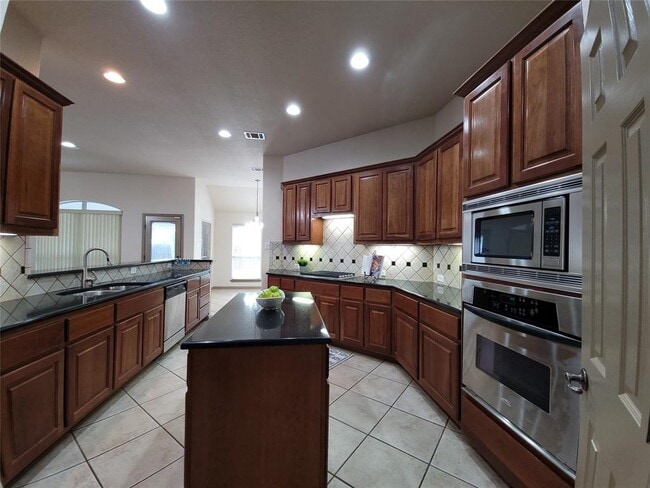 Building Photo - 10028 Lisi Anne Dr