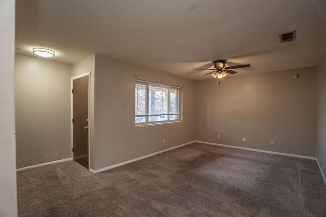 Building Photo - Large Backyard in North Little Rock