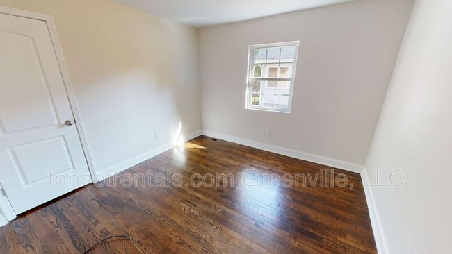 Building Photo - 217 Brockman Ave