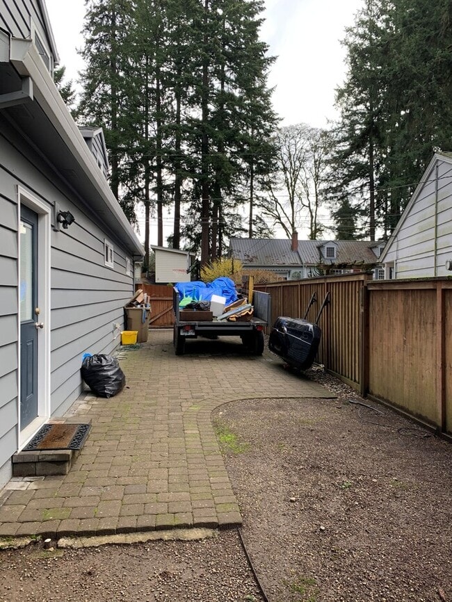 Building Photo - Spacious 4- Bed Home in Rivergrove Featuring 4-Car Garage, RV Parking, Fenced Yard, Minutes from ...