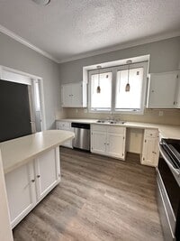 Building Photo - Coming Soon.....Large 2 Bedroom 2 Bath Condo in the Forest Oaks Community!!