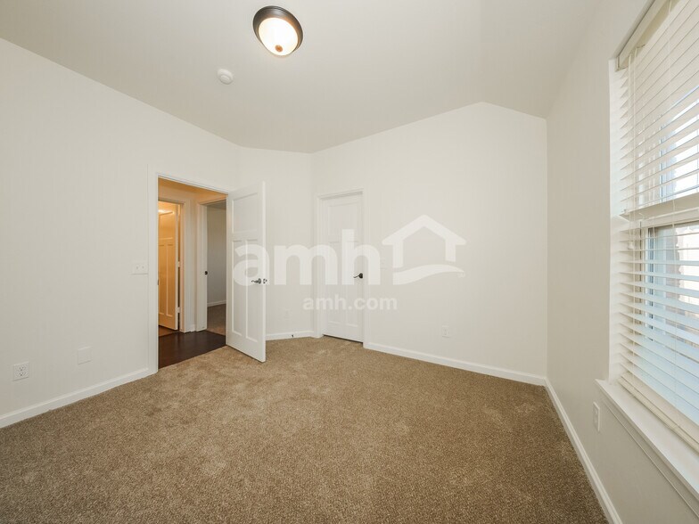 Building Photo - 11217 NW 102nd St