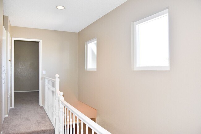 Building Photo - Beautiful 2 Story Home For Rent