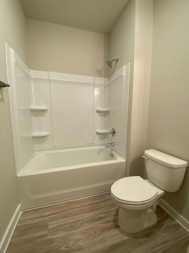 Building Photo - Home for Rent in Jemison, AL!