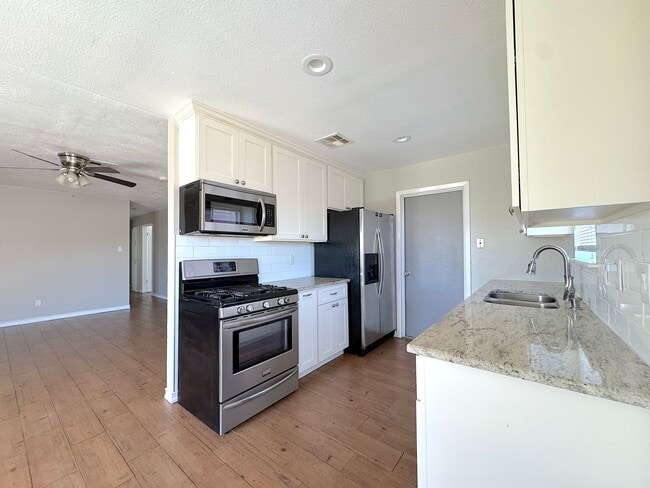 Building Photo - West El Paso 3 bed refrig A/C Home