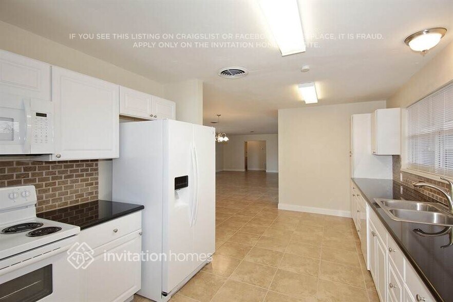Building Photo - 2151 NW 30th Terrace