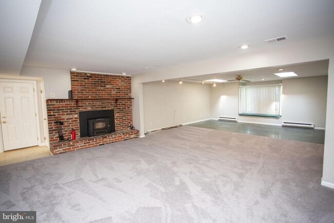 Building Photo - 1016 Eagle Ln