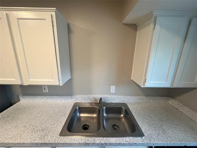 Building Photo - 9233 Prairie Oak Dr