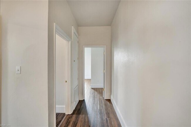 Building Photo - 412 W 29th St