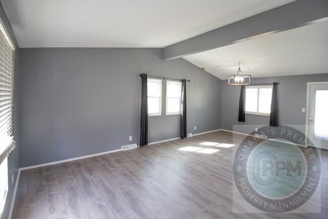 Building Photo - Vaulted Ceilings & Modern Updates in Prime...