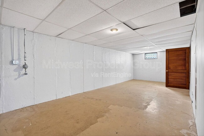 Building Photo - 515 Topaz Ave