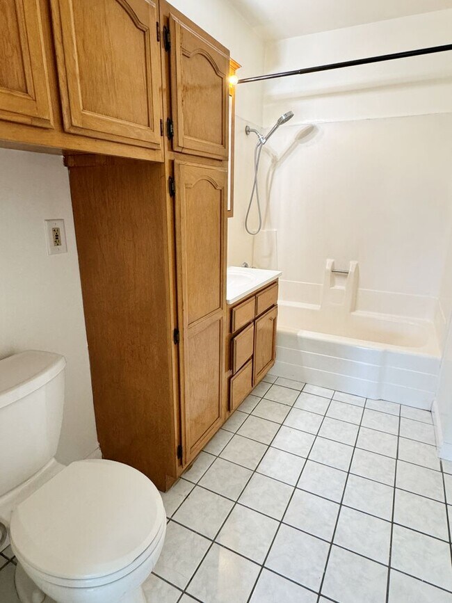 Building Photo - RENT SPECIAL!! $500 OFF SECOND MONTH RENT - Spacious 3 Bedroom 2 Bath Condo in Hawaiian Gardens