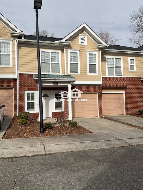 Building Photo - 15406 St Christopher Ct