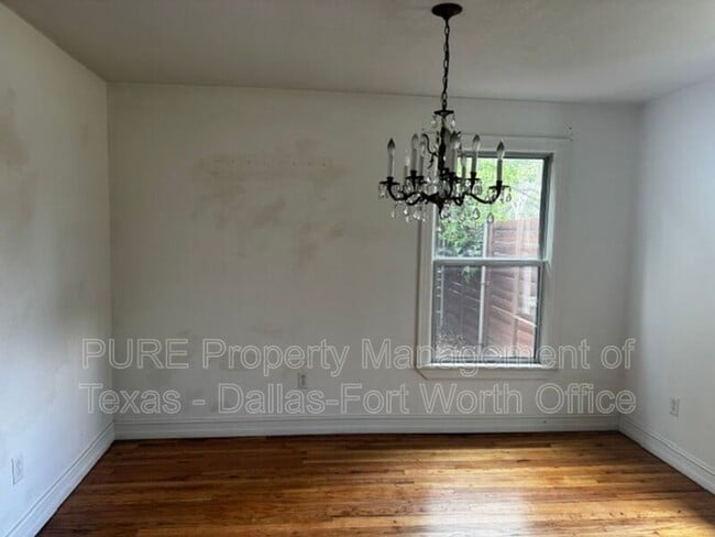 Building Photo - 2021 Bluebonnet Dr