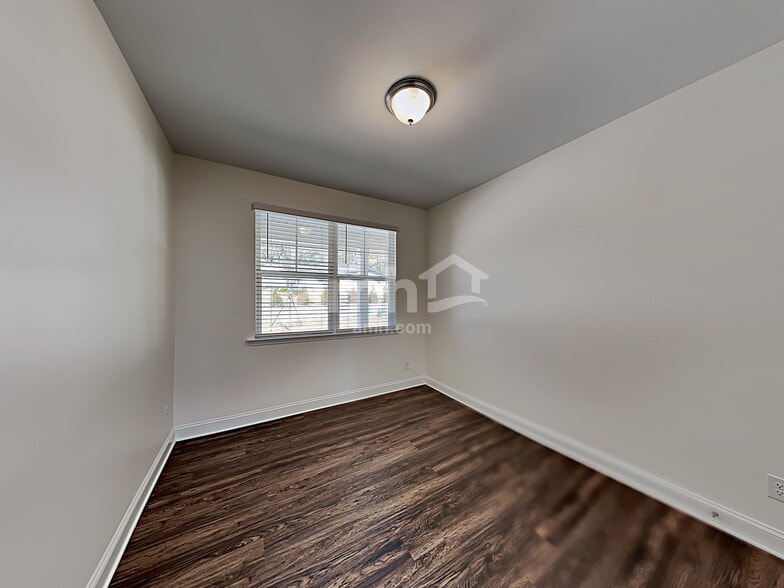 Building Photo - 3213 Pinemount Rd