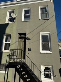 Building Photo - 2301 Hunter St