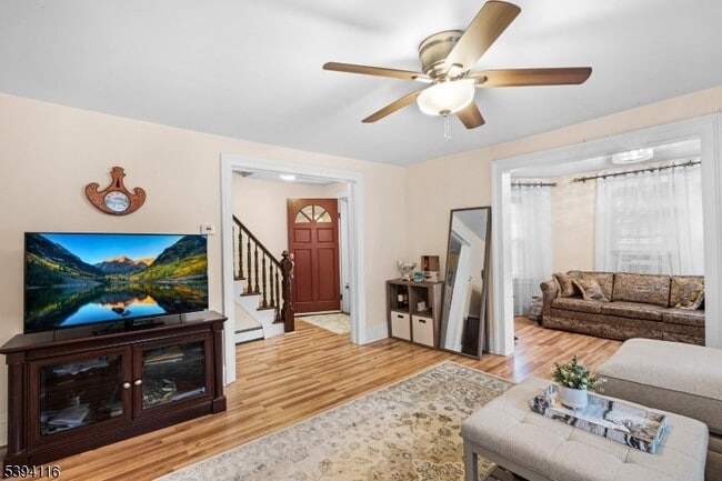 Building Photo - 10 Kenvil Ave