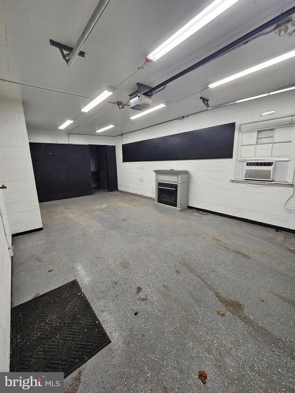 Building Photo - 615 Villa Ave