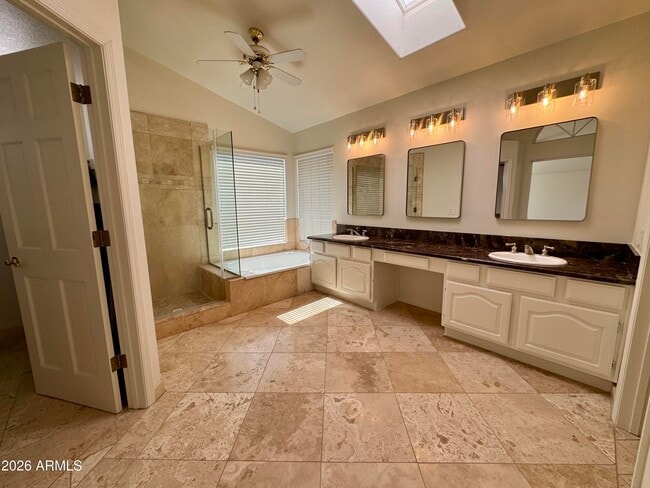 Building Photo - 3339 E Tanglewood Dr