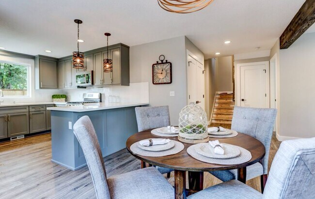 Building Photo - Charming 3-Bedroom Home with Spacious Yard...