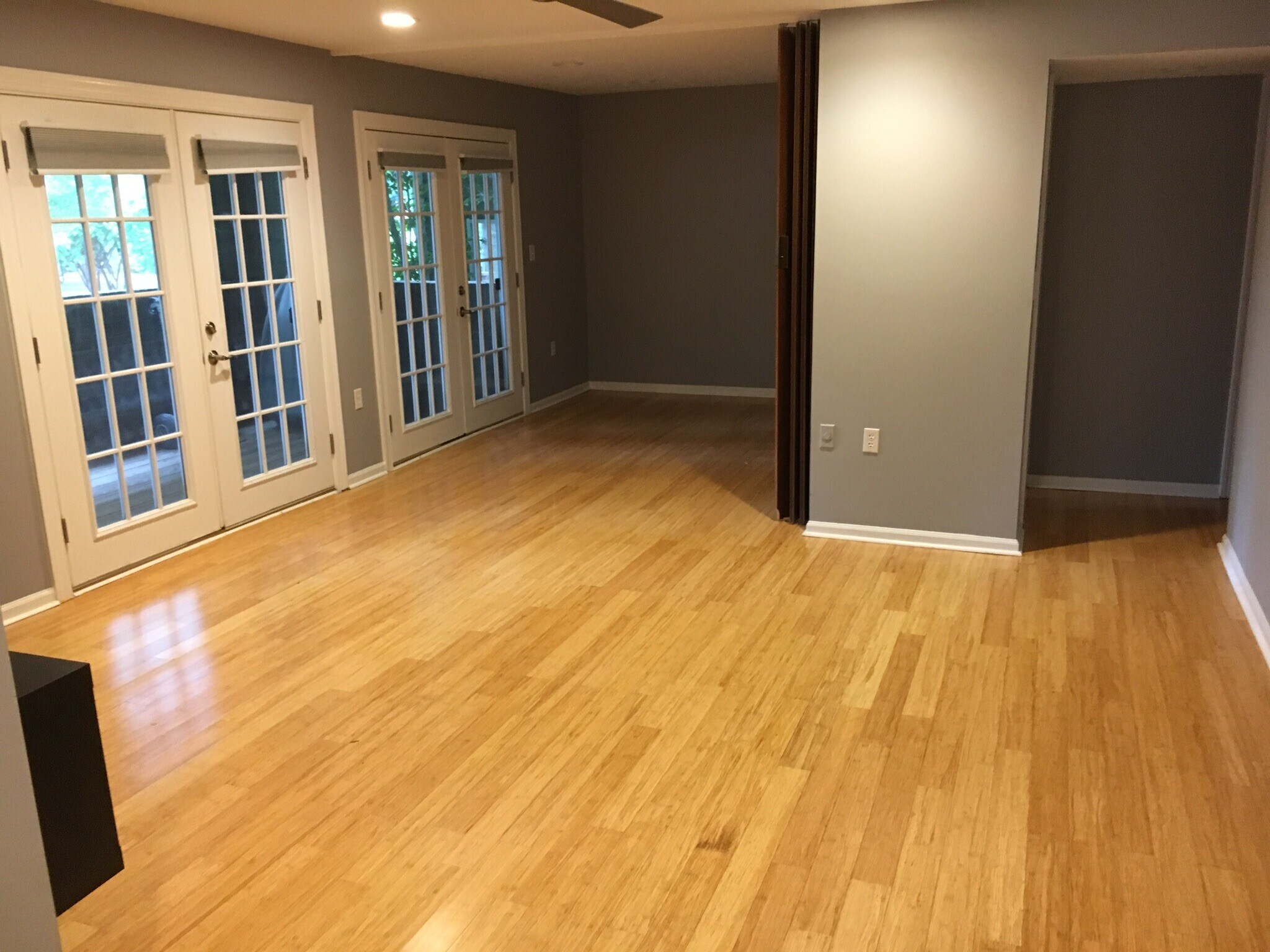 Building Photo - 417 W 8th St