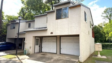 Building Photo - 1315 Airport Dr