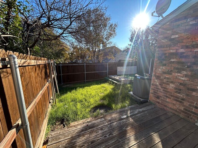 Building Photo - Ready to move in...