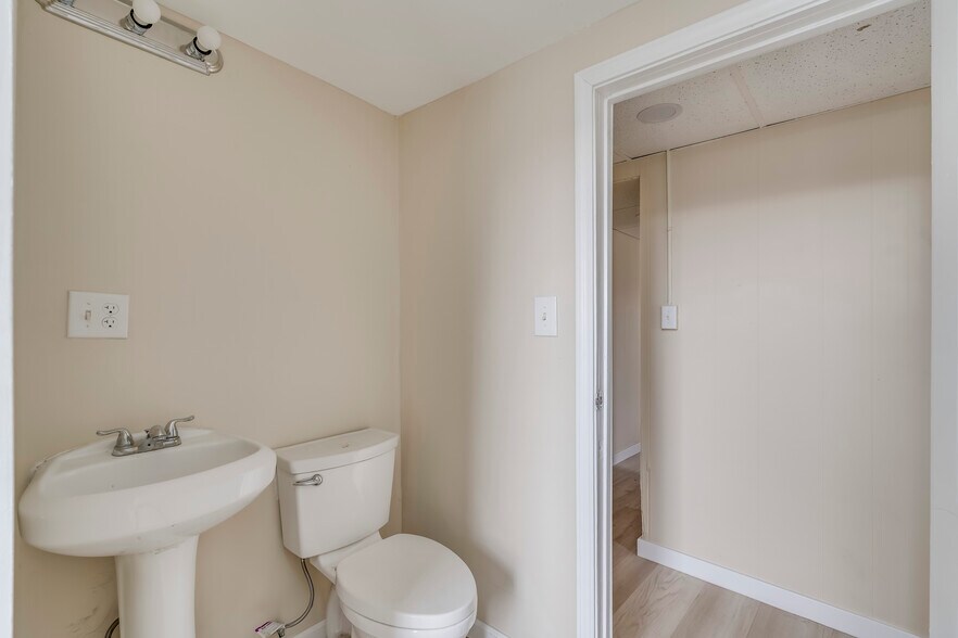 Building Photo - 739 Griffin St