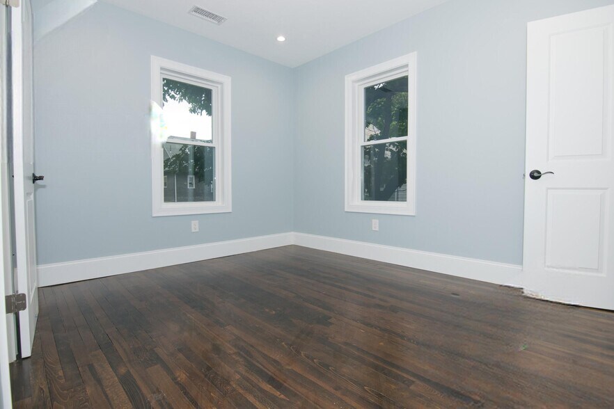 Building Photo - 183 Tremont St