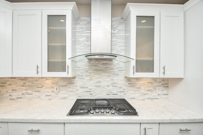 Building Photo - 215 Windrift Ct