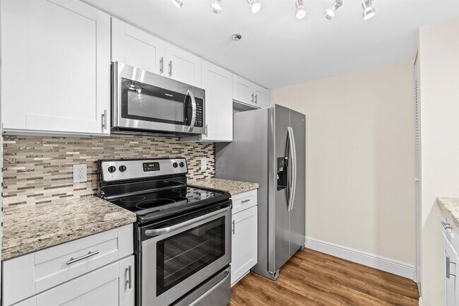 Building Photo - 600 Scotia Dr