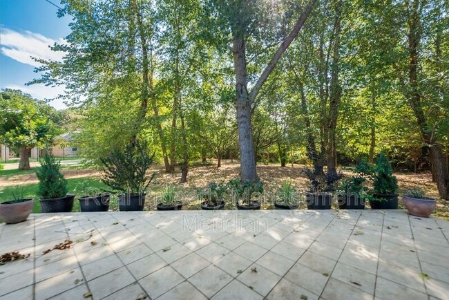 Building Photo - 625 Turtledove Ln