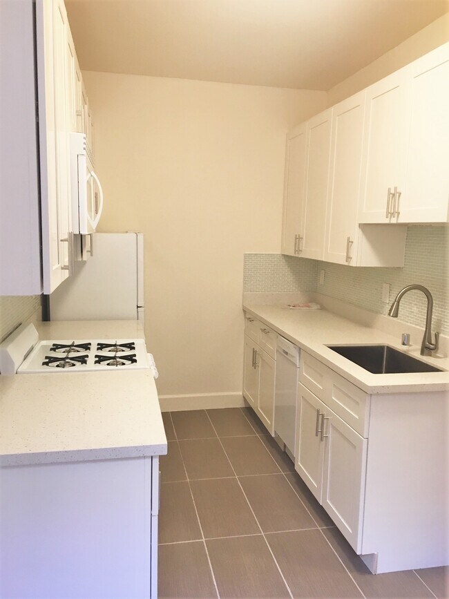 Primary Photo - 1140 Sutter St
