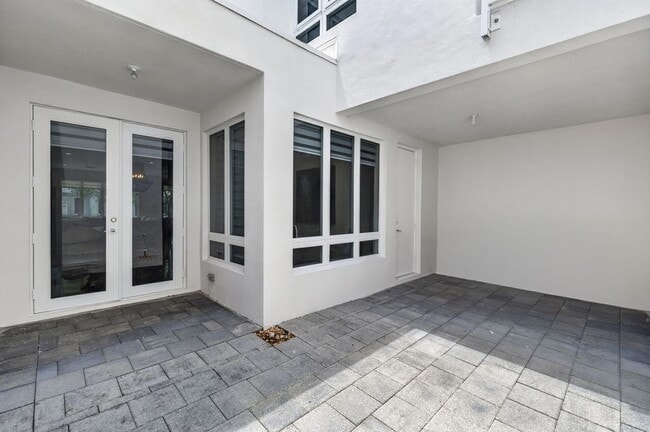 Building Photo - 6461 NW 103rd Psge