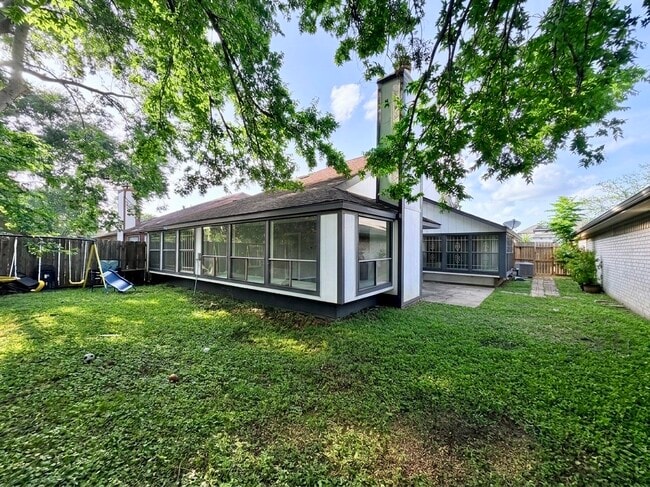 Building Photo - 13535 Gaby Virbo Dr