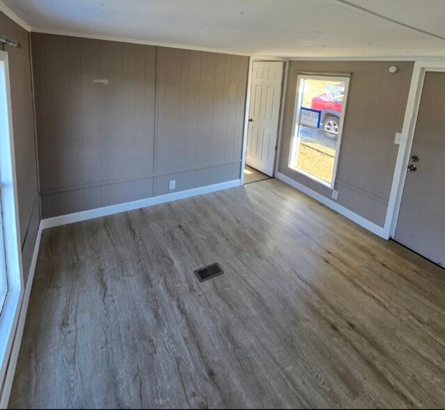 Building Photo - 49 Haney Park