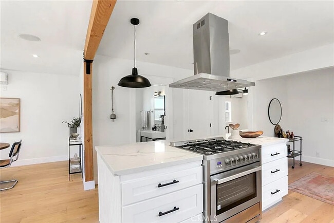 Building Photo - 3816 Goldwyn Terrace