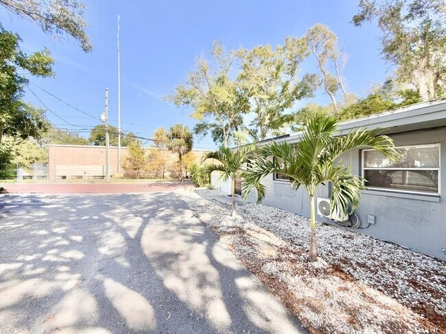 Building Photo - 115 Cleveland Ave SW