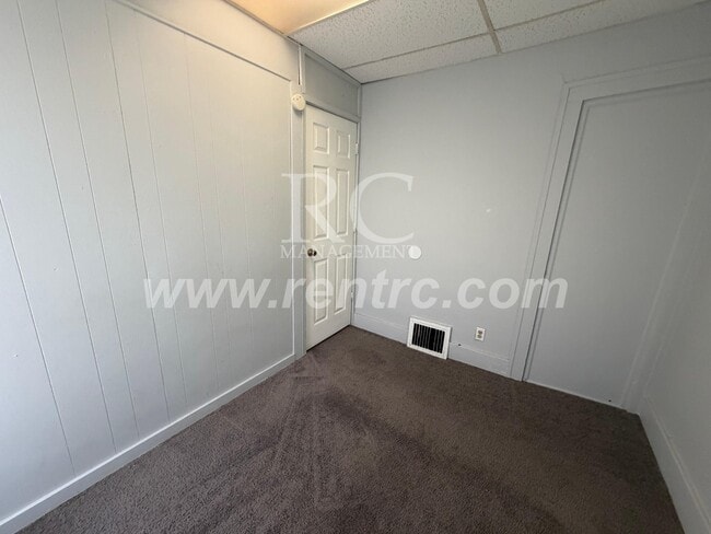 Building Photo - 504-2 Franklin-