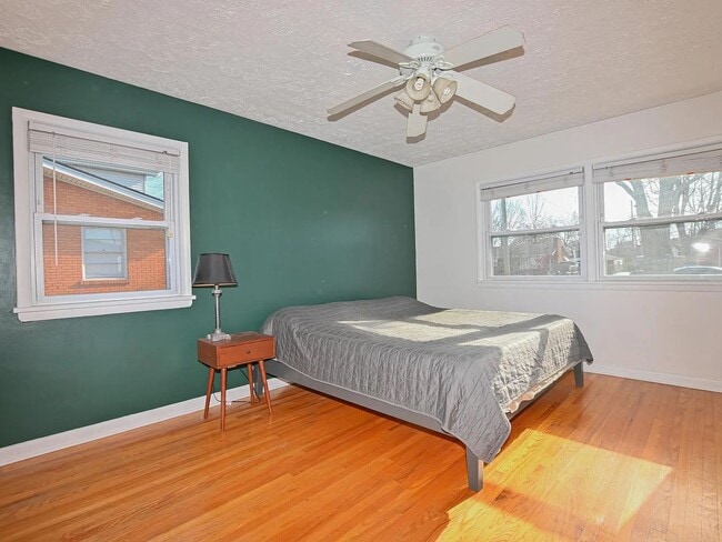 Building Photo - Large Corner Lot
