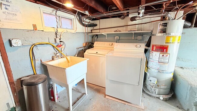 Building Photo - 3265 Liese Ave