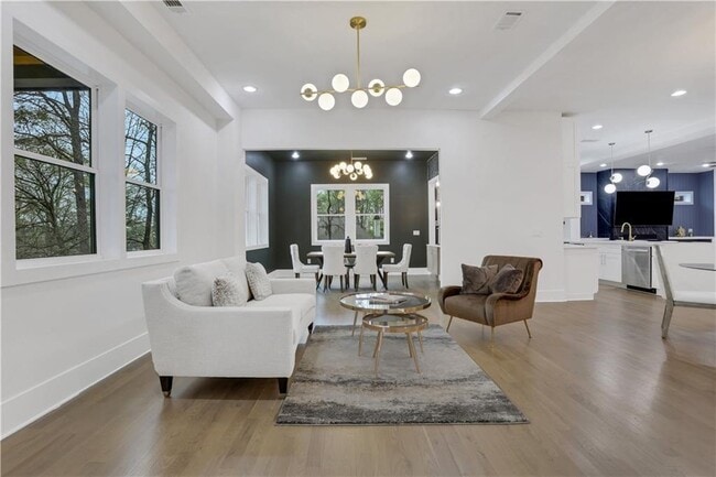 Building Photo - 2497 Wawona Dr NE
