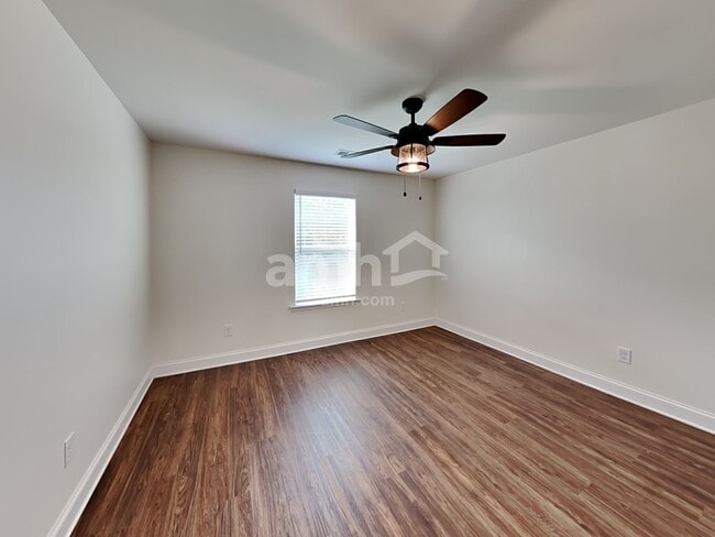 Building Photo - 542 Slew Dr