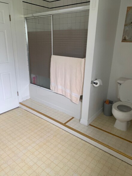 Building Photo - 6244 25th Ave NE