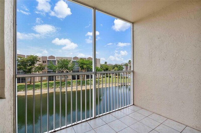 Building Photo - 9537 Weldon Cir