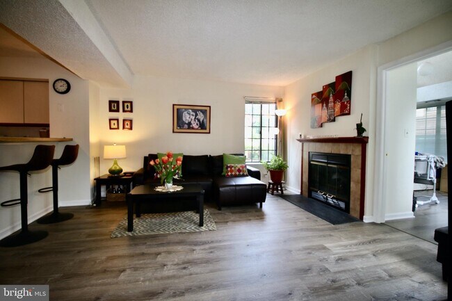 Building Photo - 6033 Curtier Dr