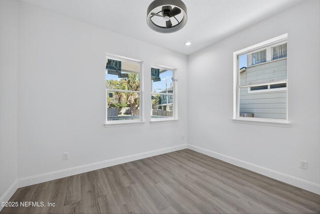 Building Photo - 2315 Park St