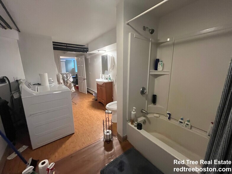 Building Photo - 17-19 Putnam Ave. Unit 17A