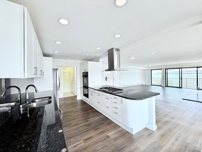 Building Photo - 17A Riverview Cir