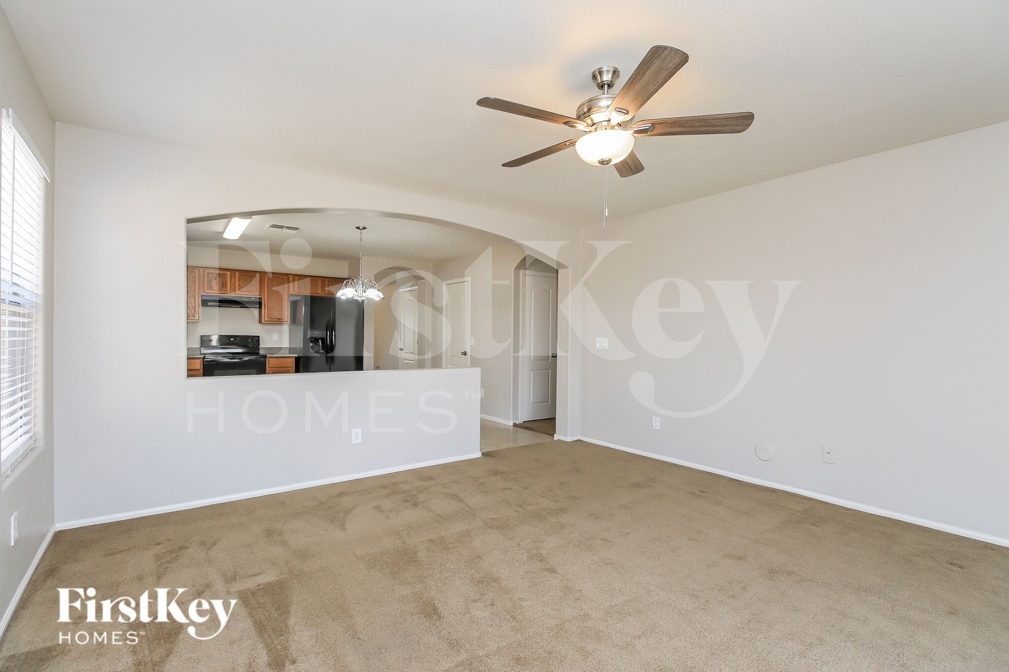 Building Photo - 1742 E Leslie Ave